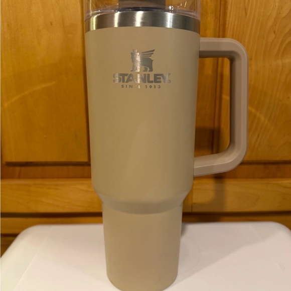 Stanley Classic Tan Travel Mug - Picture 1 of 1